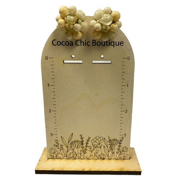 Vintage Signed Japan White and Cream Beaded Hand made Clip on Earrings - Picture 2 of 4